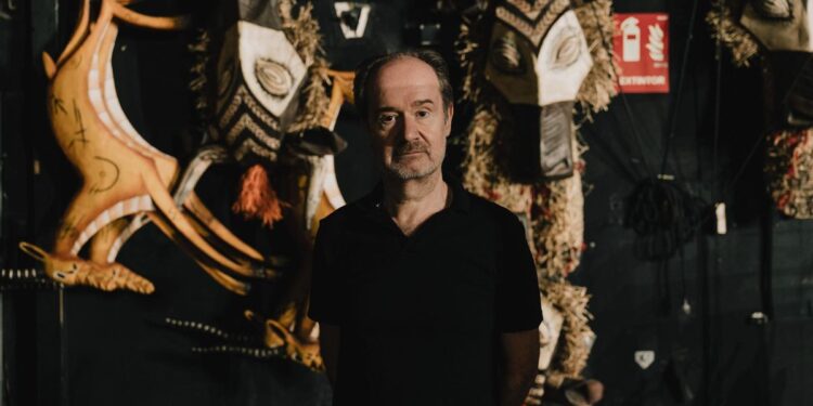 El guardián de ‘El Rey León’ que lleva 5.000 funciones trabajando en la sombra: ‘Nos ha pasado de todo, aún no me he cansado’