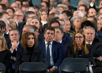 Familiares de las víctimas gritan a Mazón ‘asesino’ y ‘no te queremos’ dentro de la sala