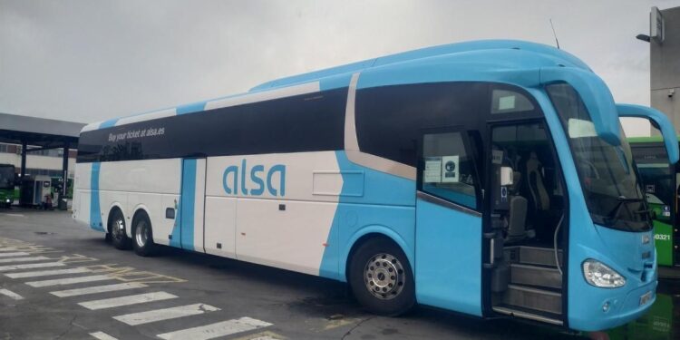 Desconvocada la huelga parcial en la línea de autobús de ALSA Madrid-Toledo tras llegar a un preacuerdo