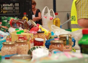 El Banco de Alimentos busca 7.000 voluntarios en Madrid para la gran recogida de noviembre: así te puedes apuntar