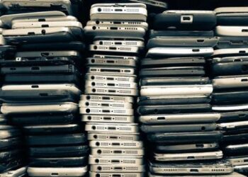 Madrid subasta más de 500 dispositivos electrónicos de la Oficina de Objetos Perdidos: estos son los pasos para hacerte con uno de ellos