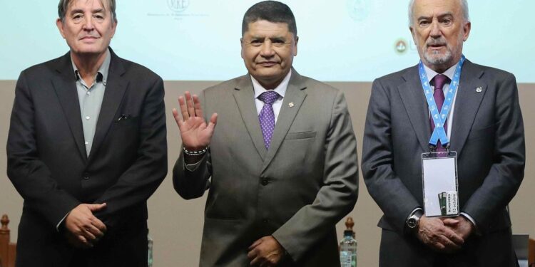 Los nueve días que sacudieron a las instituciones que defienden la lengua española