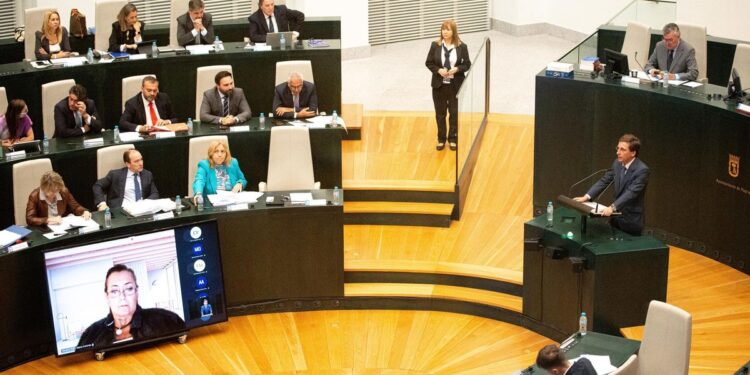 Más Madrid y PSOE fuerzan un Pleno con el que revocar el acuerdo Vox-PP sobre el aborto que ‘vulnera derechos de mujeres’