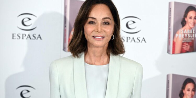 Celos, besos, cartas… Isabel Preysler se confiesa: ‘Miguel Boyer fue el amor de mi vida’