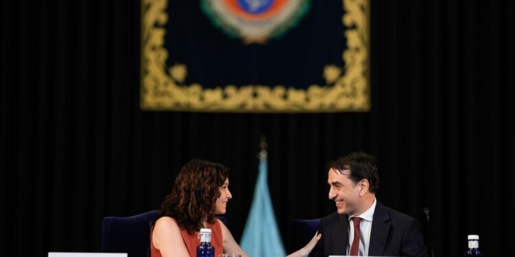 Madrid trabaja con la Universidad Rey Juan Carlos para paliar su déficit tras el rescate a la Complutense