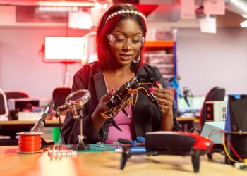 Semana de la Ciencia 2025 en Madrid: Más de 600 estudiantes participarán en talleres y charlas en La Nave
