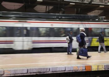 Renfe informa de retrasos en las líneas C3 y C4 por una avería en el túnel de la estación Sol