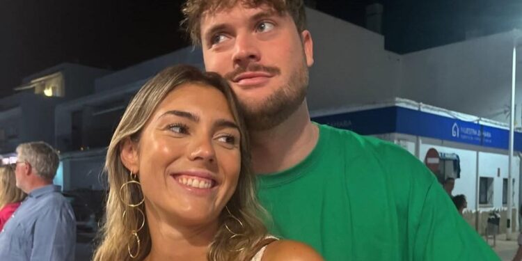 La ‘influencer’ Anna Ferrer Padilla se compromete con Mario Cristóbal: ‘¡Mil veces sí!’