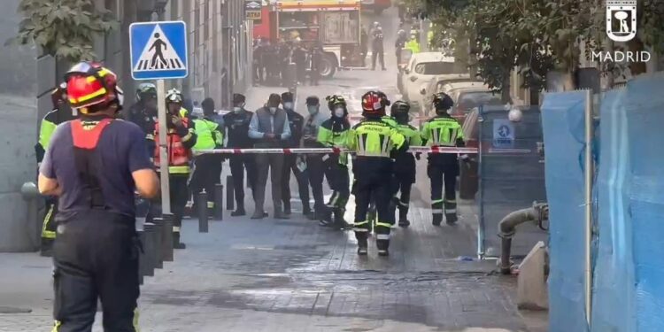 Se derrumba un edificio en obras en el centro de Madrid: se busca a tres hombres y una mujer desaparecidos