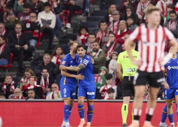 Un gol de Mayoral le basta al Getafe para asaltar San Mamés