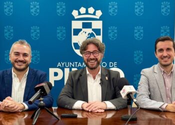 Pinto estudiará una rebaja en la tasa de basuras y anuncia la mayor bajada del IBI en diez años