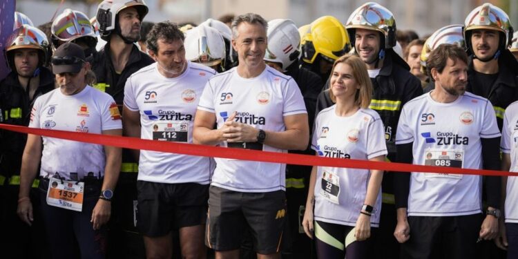 Madrid rinde homenaje a los bomberos fallecidos con la XXXI Carrera Memorial en Alcalá de Henares