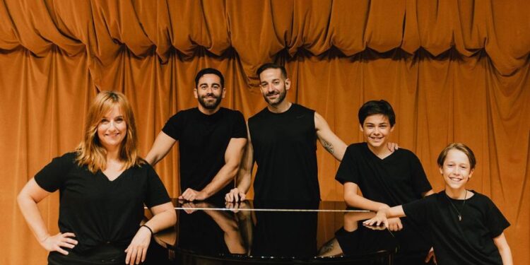 El refugio de Tres Cantos donde se prepara ‘Oliver Twist’: dentro del musical que lleva 187 años luchando por los niños olvidados