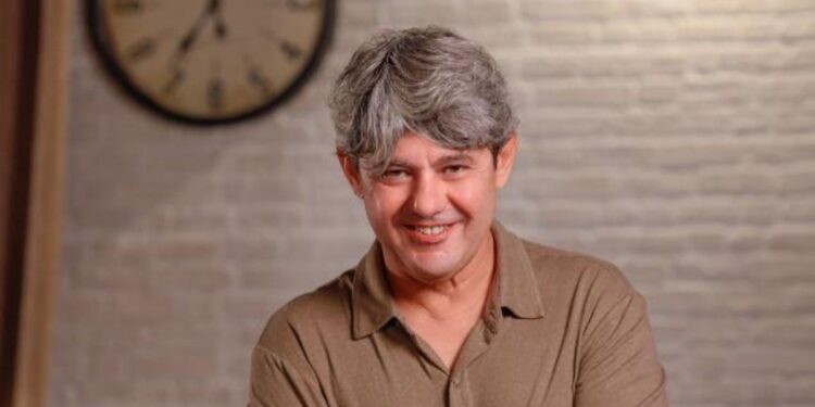 Antonio Mercero vuelve a la novela con una saga familiar que casi nació en Wallapop: ‘Soy el que se ha alejado más de Carmen Mola’