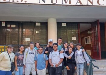 Fin a 15 años sin viaje de fin de curso: un profesor lanza un crowdfunding y cumple el sueño de los humildes de Vallecas