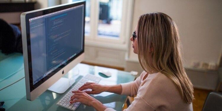 Dos de cada tres nuevos autónomos madrileños desde la pandemia son mujeres