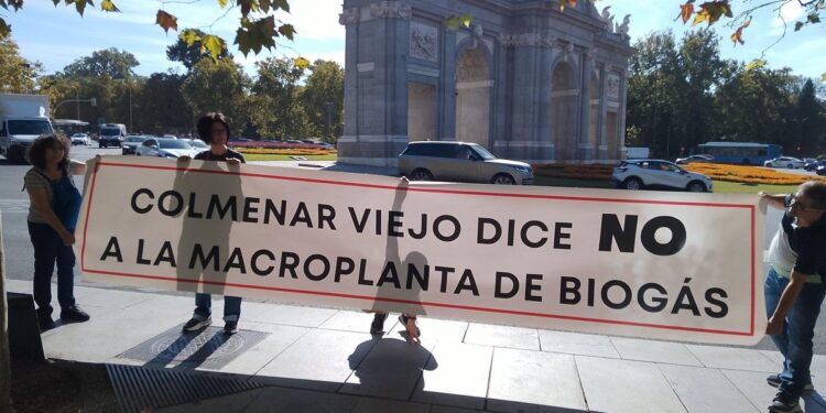 Vecinos de Colmenar y Tres Cantos claman contra la construcción de la planta de biogás: ‘No quiero que mis hijos crezcan bajo una nube tóxica’
