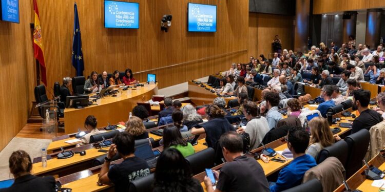 Más allá del crecimiento: el Congreso acoge la urgencia de un nuevo modelo ecosocial