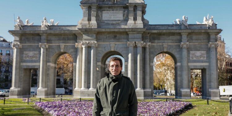 Almeida recogerá en Bruselas el premio Europa Nostra 2025 por la restauración de la Puerta de Alcalá