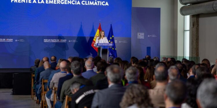 La sociedad civil denuncia un Pacto Climático ‘vacío’ y exige un Parlamento Ciudadano permanente