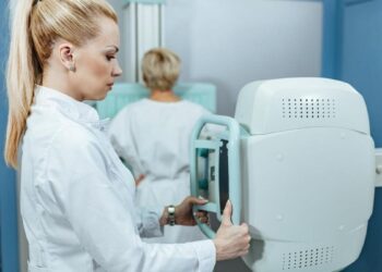 Mamografía: todo lo que hay que saber de una prueba que salva muchas vidas ¿es dolorosa?