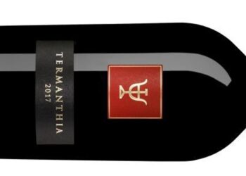 Artesanía, tiempo y alma eterna en una botella