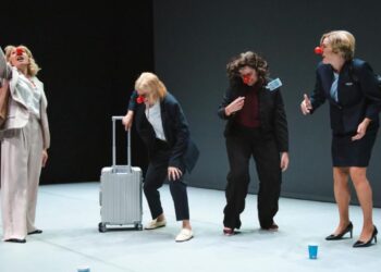 ‘Risa caníbal’, de Las Huecas: un ‘Ángel exterminador’ con cuatro fascistas atrapadas en un teatro