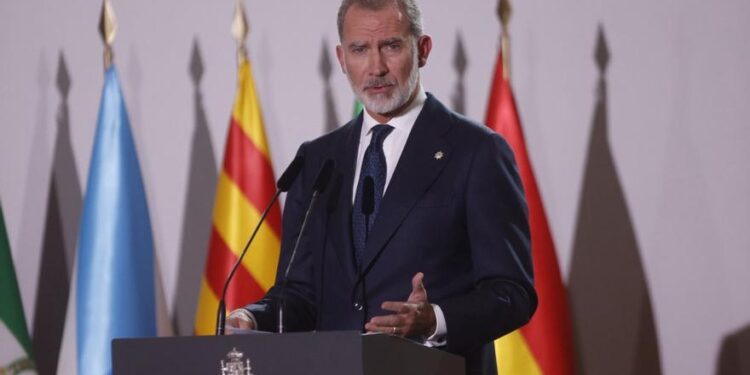 El rey ve necesario ‘seguir analizando las causas y circunstancias de la tragedia’