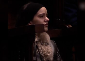 Rosalía se emociona escuchando el ‘Virolai’ interpretado por la Escolania de Montserrat