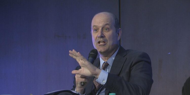 Madrid acoge la política desregulatoria de Milei: ‘Muchas normas existen porque hay alguien pensando en cómo hacerse un bien a sí mismo’