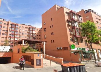 Un hombre atrincherado, el gas abierto y 14 antidisturbios hospitalizados: Usera roza la tragedia