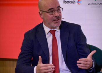 El delegado del Gobierno amenaza con los tribunales si el Gobierno de Ayuso se niega a colocar la placa de memoria en Sol