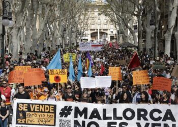 Islas Baleares: Vivienda y migrantes, las dos crisis de una comunidad que ya no bate récords turísticos