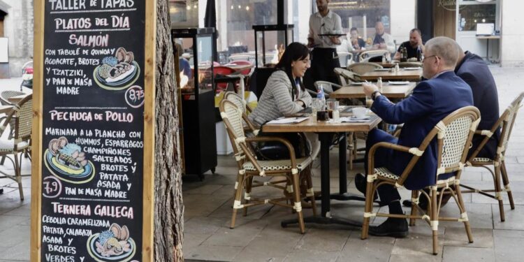 El menú del día en Madrid intenta retener a los clientes: comer por poco menos de 15 euros en la ciudad más cara