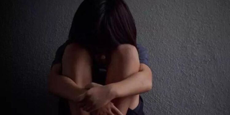 La Policía detiene a un hombre por agredir sexualmente a una niña de 12 años en la puerta de un colegio en Puente de Vallecas