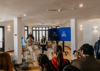 Andrés Velencoso presenta “A prueba de Islandia”