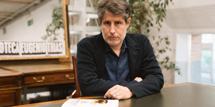 Giuliano da Empoli, ensayista: ‘El odio hoy no cuesta nada y es imposible protegerse de ello: pronto la tecnología gobernará por encima de la política’