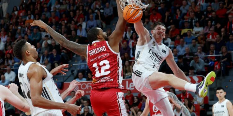 El Real Madrid gana fuera su primer partido del año ante un Casademont peleón