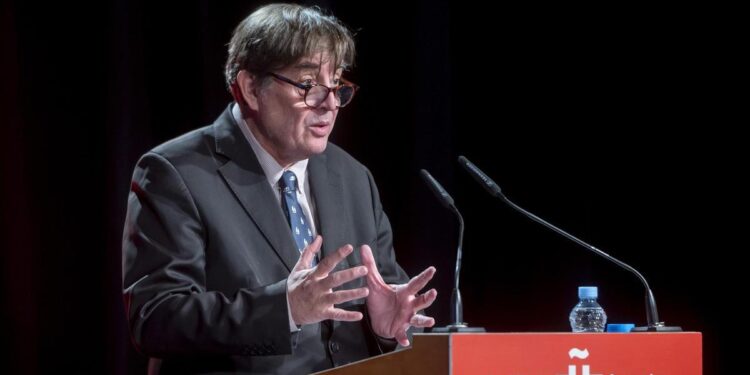 Luis García Montero: ‘El Instituto Cervantes no ha roto ningún puente con la RAE’