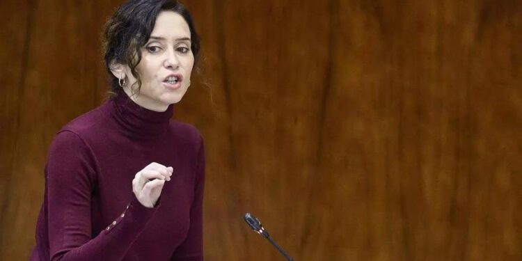 La izquierda critica la compra del ático del novio de Ayuso: ‘Se nota que lo pasa mal’