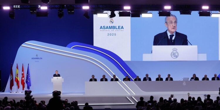 Florentino pospone el cambio societario y carga duramente contra Tebas, UEFA, el Barça, el caso Negreira, los árbitros…