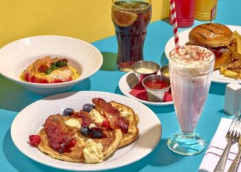 Pancakes esponjosos, bacon crujiente y milkshakes XXL: así es el brunch que recorre Estados Unidos sin salir de Atocha