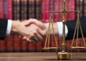 La Comunidad de Madrid elimina la tasa del arbitraje en alquileres y ofrecerá gratis la mediación entre propietarios e inquilinos