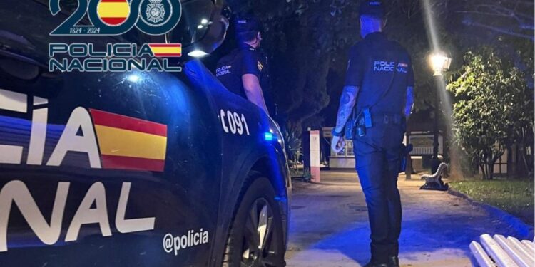 Herido grave por los disparos de los dos policías a los que trató de apuñalar en Madrid