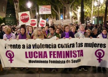 Miles de mujeres alzan la voz por las calles de toda España contra la violencia machista y el negacionismo