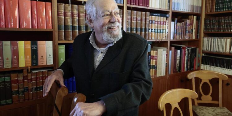 El escritor mexicano Gonzalo Celorio, experto en el exilio español, se hace con el Premio Cervantes 2025