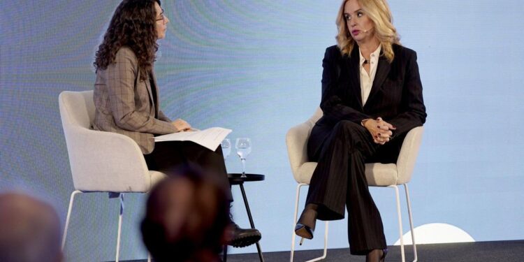 Helena Beunza (ASVAL): ‘Los ayuntamientos tienen 38.000 millones depositados en los bancos que no se pueden gastar en políticas de vivienda’