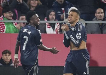 El Madrid naufraga tras un nuevo empate contra el Girona y cede el liderato al Barça