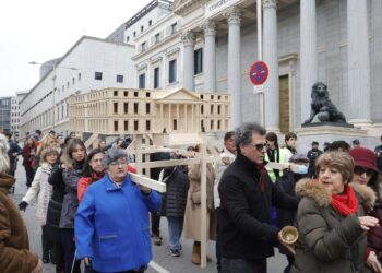 Una maqueta del Congreso desfila por Madrid para celebrar los 50 años de ‘España en Libertad’