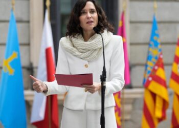 Ayuso intenta dar por zanjada la crisis del hospital de Torrejón mientras el Gobierno azuza la polémica